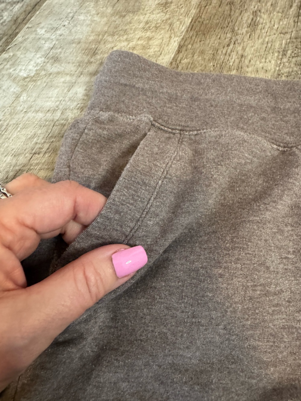 Banana Republic Women's Gray Tinted Taupe Capris with Drawstring Waist - Picture 4 of 11